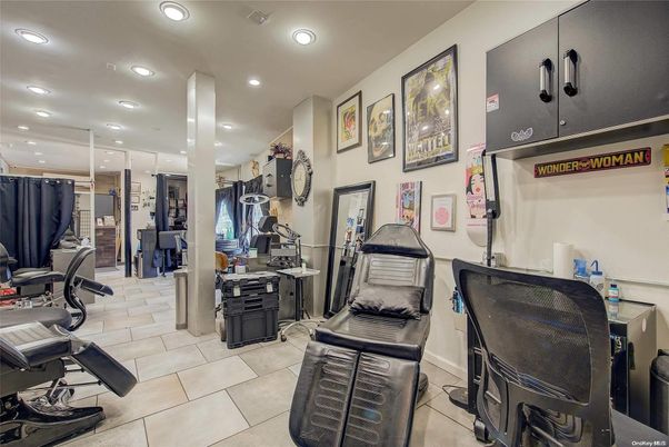Fitness Equipment, Interior, Recessed Lighting