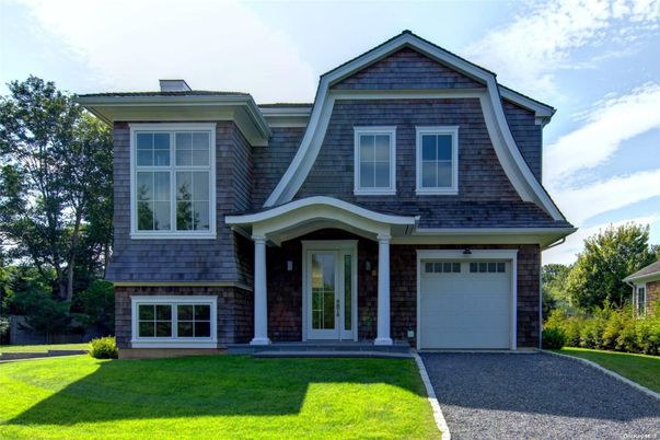 Attached, Exterior, Facade, Brick Traditional