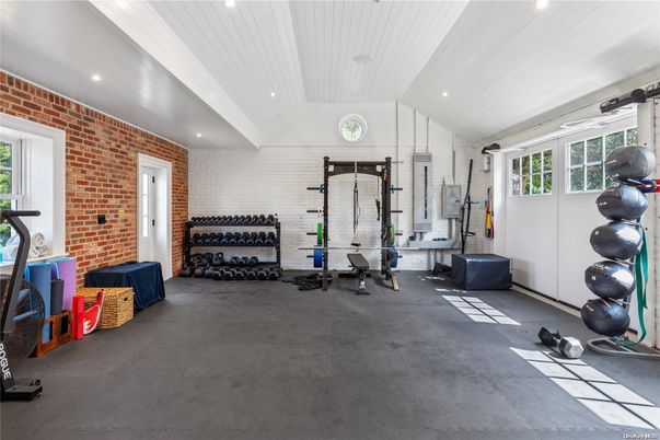 Fitness Equipment, Interior, Recessed Lighting, Stone Walls