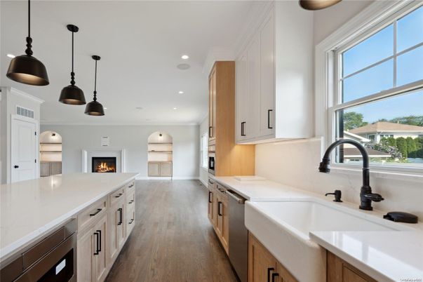 Fireplace, Interior, Kitchen, Pendant Lights, Recessed Lighting, Wood Texture Flooring