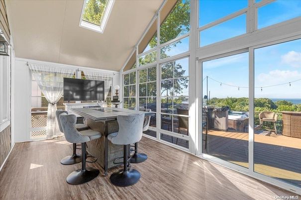 Interior, Sun Room, Water, Wood Texture Flooring