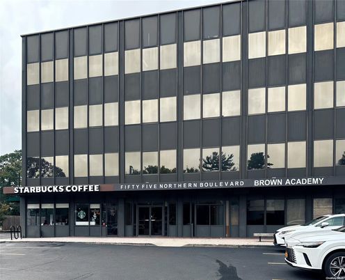 Exterior, Facade, Highrise