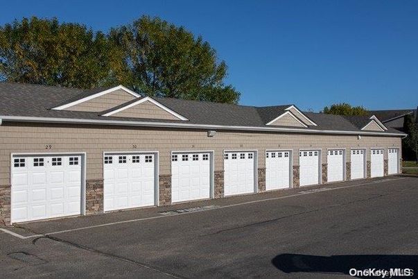 Detached Garage, Exterior