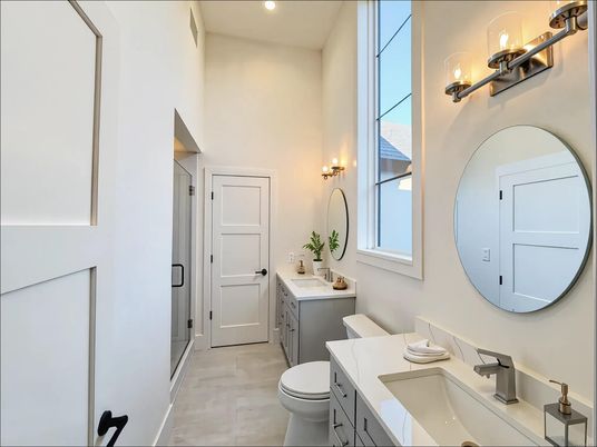 Bathroom, Dual Sink Vanities, Interior, Recessed Lighting