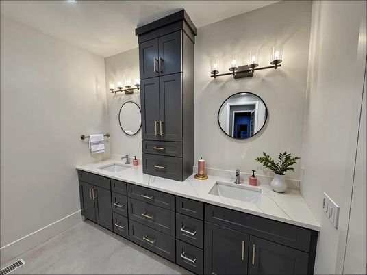 Bathroom, Dual Sink Vanities, Interior