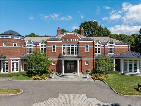 Exterior, Facade, Brick Facade, French Provincial