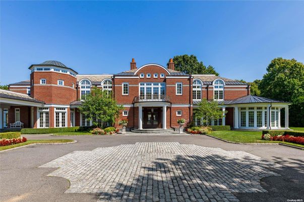 Exterior, Facade, Brick Facade, French Provincial