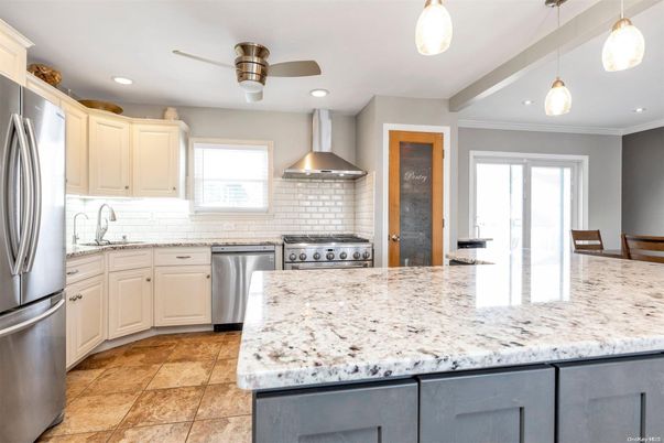 Interior, Kitchen, Pendant Lights, Recessed Lighting, Stainless Steel Appliances