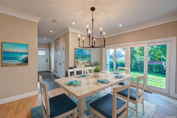 Chandelier, Dining room, Interior, Recessed Lighting, Wood Texture Flooring