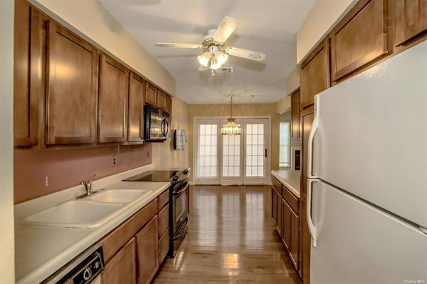 Chandelier, Interior, Kitchen, Wood Texture Flooring