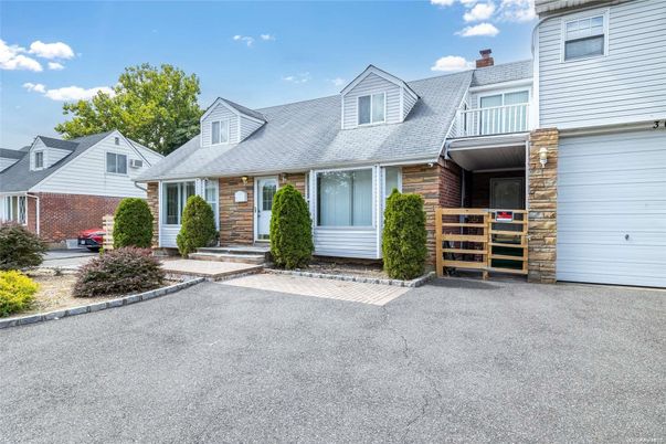 Exterior, Facade, Brick Facade, Cape Cod