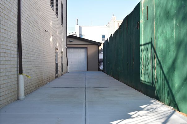 Detached Garage, Exterior