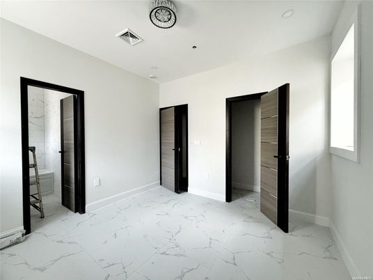 Empty room, Interior, Marble, Recessed Lighting