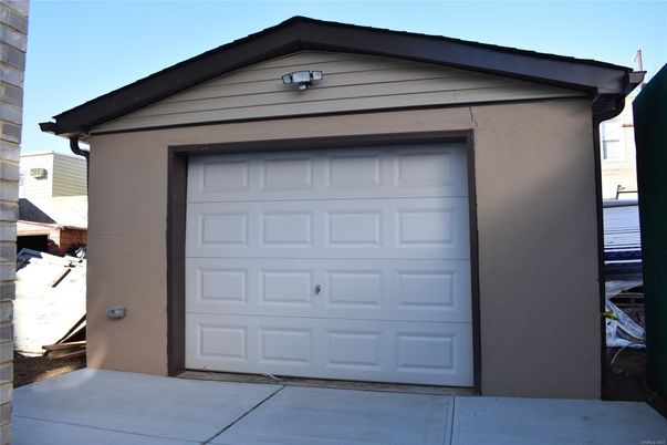 Detached Garage, Exterior
