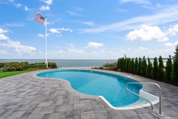 Exterior, Pool, Water