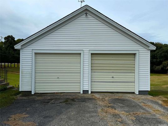 Detached Garage, Exterior