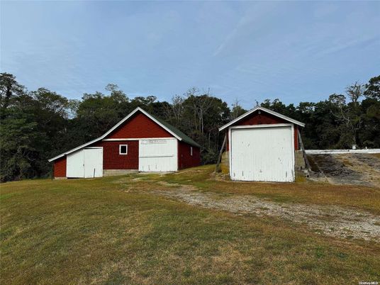 Backyard, Detached Garage, Exterior
