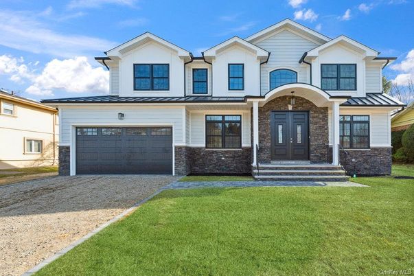 Attached, Exterior, Facade, Farmhouse