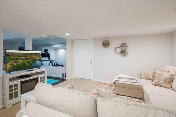 Fitness Equipment, Interior, Living room, Recessed Lighting
