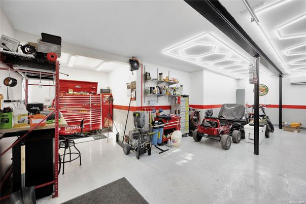 Garage, Interior
