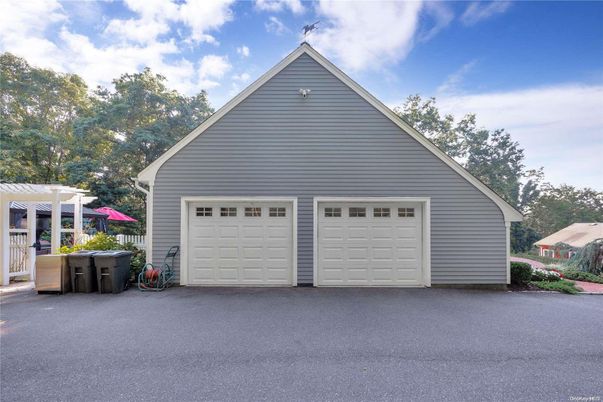 Detached Garage, Exterior