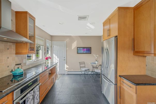 Dining room, Interior, Kitchen, Recessed Lighting, Stainless Steel Appliances