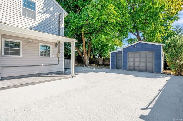 Detached Garage, Exterior