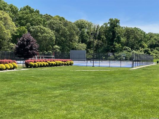 Exterior, Tennis Courts