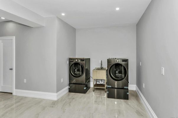 Interior, Marble, Recessed Lighting, Washer