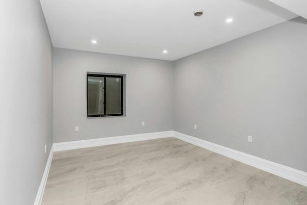 Empty room, Interior, Marble, Recessed Lighting