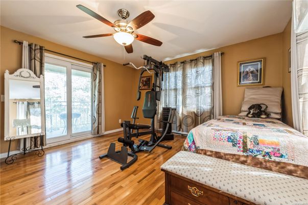 Bedroom, Fitness Equipment, Interior, Wood Texture Flooring