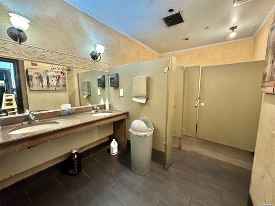 Bathroom, Dual Sink Vanities, Free Standing Baths, Interior