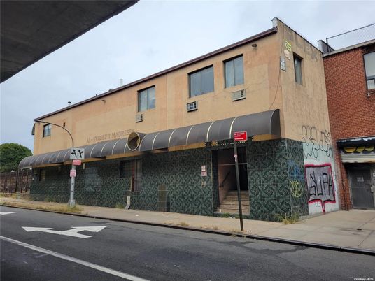 Exterior, Facade, None