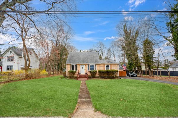 Backyard, Exterior, Facade, Cape Cod