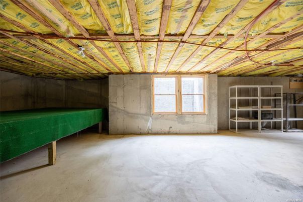 Empty room, Interior, Wooden Beams