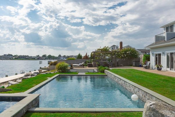 Exterior, Pool, Water