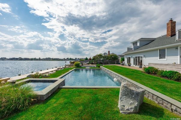 Exterior, Lake, Pool, Water