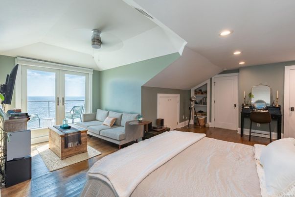 Bedroom, Interior, Recessed Lighting, Water, Wood Texture Flooring