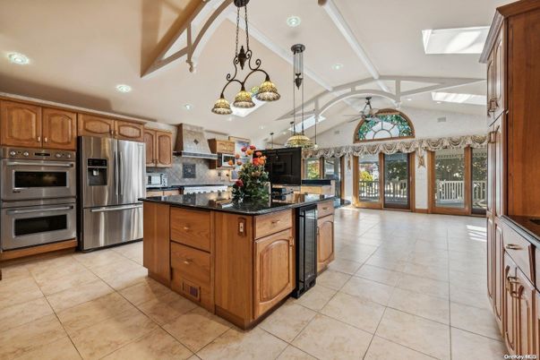 Chandelier, Interior, Kitchen, Recessed Lighting, Stainless Steel Appliances