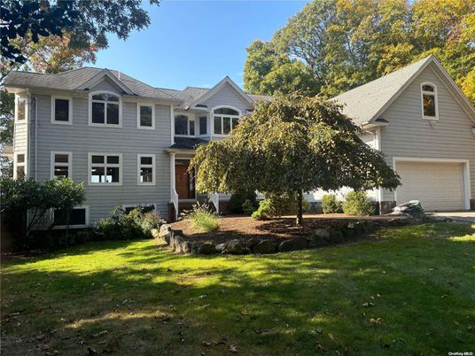 Attached, Exterior, Facade, Farmhouse