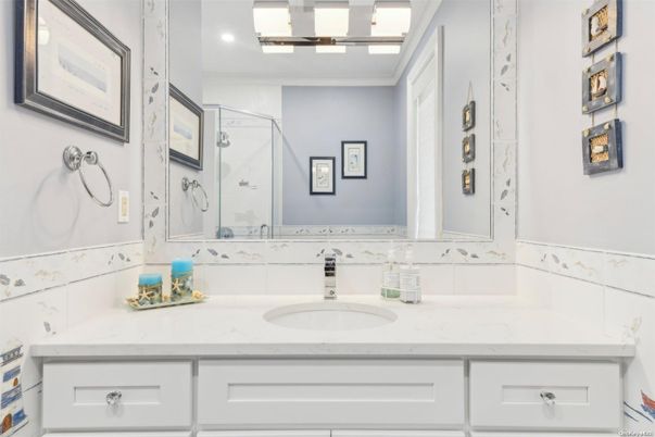 Bathroom, Interior, Recessed Lighting