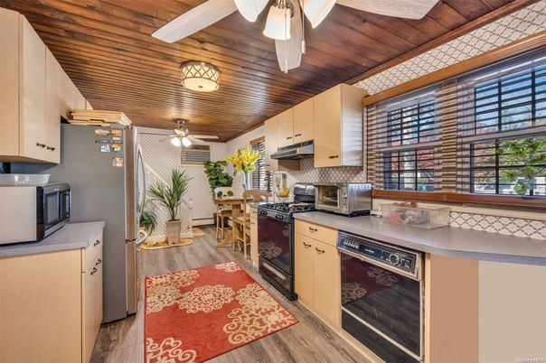 Dining room, Interior, Kitchen, Stainless Steel Appliances, Wooden Ceilings, Wood Texture Flooring