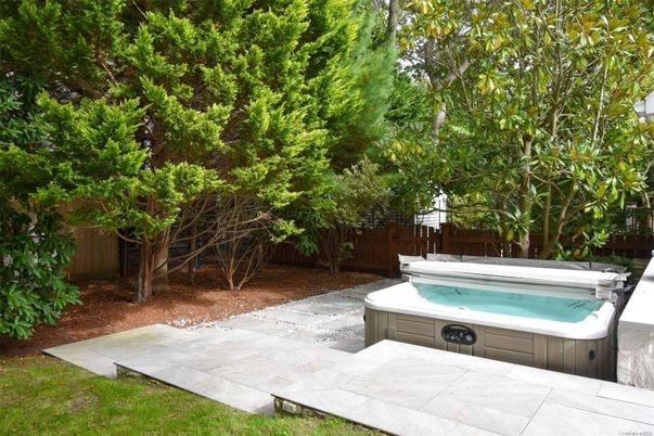 Exterior, Hot Tub