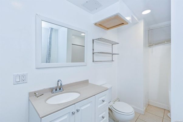 Bathroom, Interior, Recessed Lighting