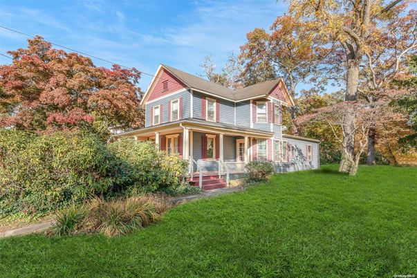 Backyard, Exterior, Facade, Queen Anne Victorian