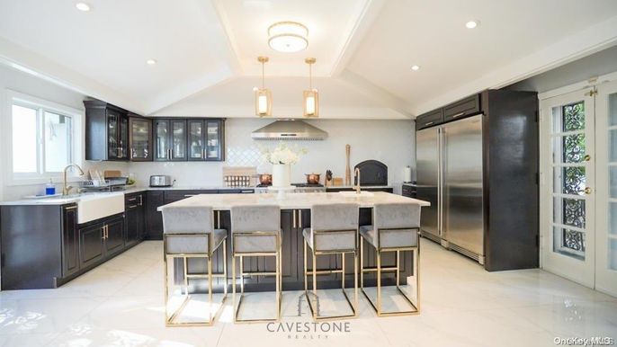 Interior, Kitchen, Pendant Lights, Recessed Lighting, Stainless Steel Appliances