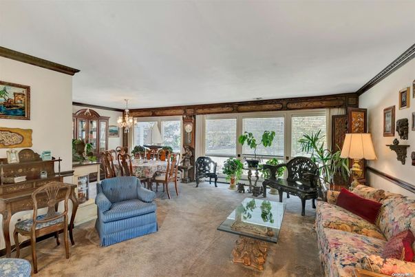 Chandelier, Dining room, Interior, Living room