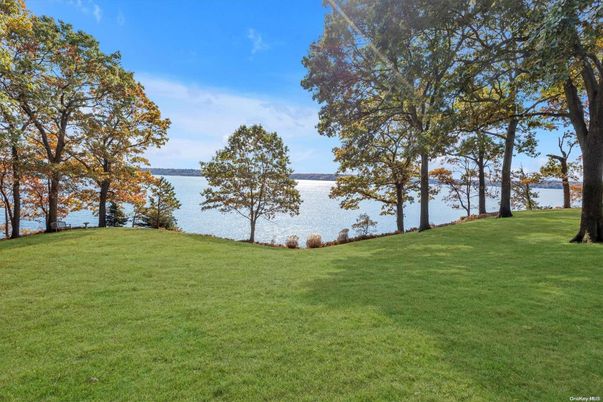 Exterior, Lake