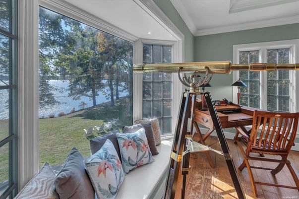 Home Office, Interior, Sun Room, Wood Texture Flooring