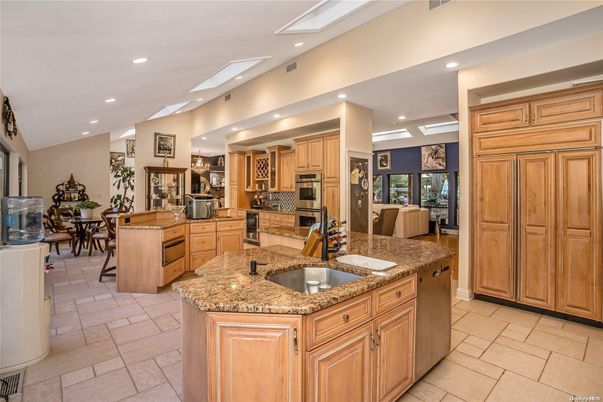 Dining room, Interior, Kitchen, Recessed Lighting, Stainless Steel Appliances